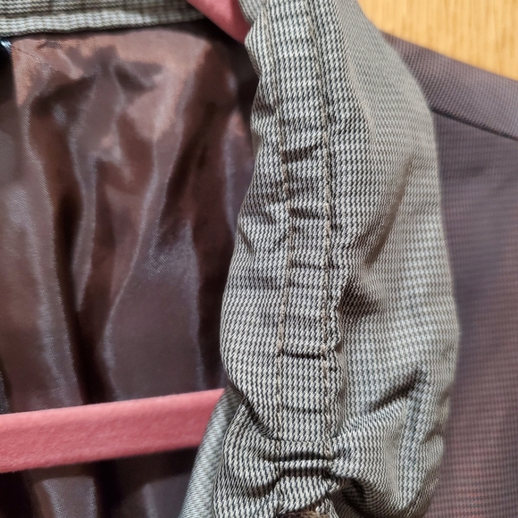 Beautiful lightweight reflective brown jacket - Picture 4 of 10